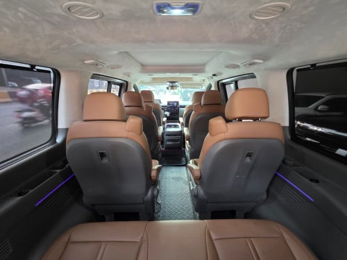 STARIA 2023 9seat