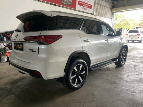 Toyota Fortuner(  TRD  ) 2020