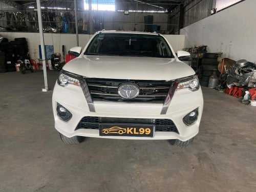 Toyota Fortuner(  TRD  ) 2020