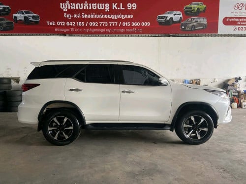 Toyota Fortuner(  TRD  ) 2020