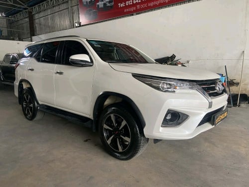 Toyota Fortuner(  TRD  ) 2020
