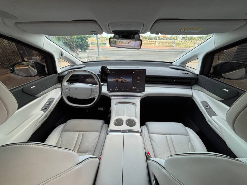 Xpeng X9 2023