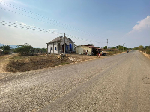 ដីលក់​ក្នុង​ក្រុង​ប៉ៃលិន​ ជាប់​ផ្លូវ​កៅស៊ូ​រដ្ឋ​