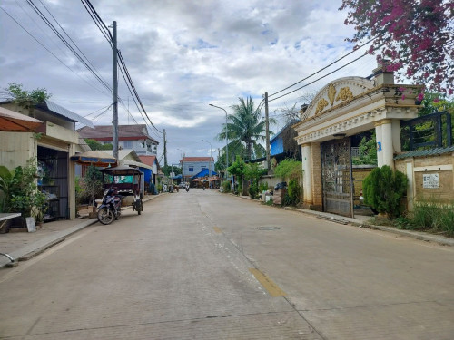 ដីលក់លើផ្លូវវត្តបូព៌-ក្រុងសៀមរាប