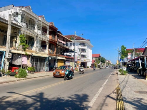 ដីលក់លើផ្លូវវត្តបូព៌-ក្រុងសៀមរាប