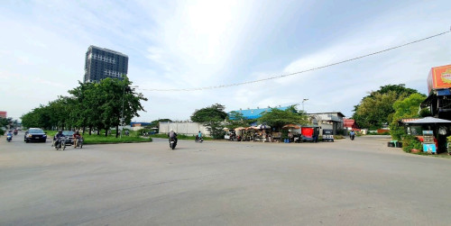 ដីលក់បន្ទាន់ ៖ ជិតសាលាវិចិត្រសិល្បៈ ផ្លូវម៉ុងឬទ្ធី