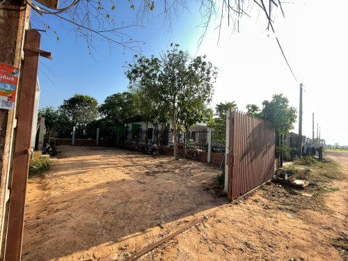 ដីលក់ទំហំ 8m x 19m ក្នុងក្រុងសៀមរាប (ទីតាំងដីស្អាត) Telegram 096 777 1844  069 202 395