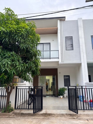ផ្ទះល្វែងកូនកាត់ ជួល 200$ ក្នុង មួយខែ
