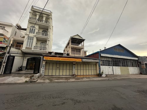 ផ្ទះលក់លើផ្លូវ 608 ទួលគោក