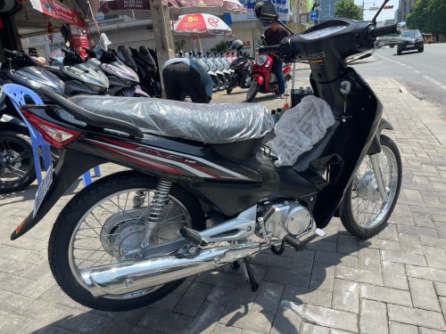 ម៉ូតូថ្មី. GNE.