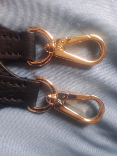 ខ្សែកាបូបស្បែក LV