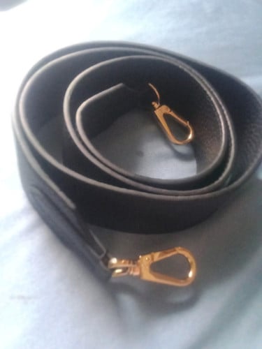 ខ្សែកាបូបស្បែក LV