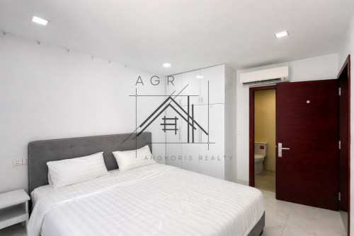 2 Bedroom Serviced Apartment For Rent in BKK1