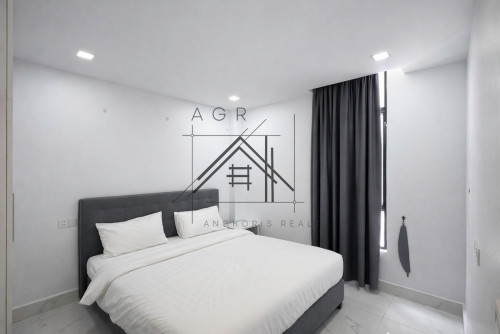 2 Bedroom Serviced Apartment For Rent in BKK1