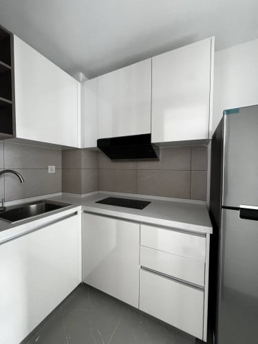 Condo for rent, 60 meters road (urban village) Special price only 400$ (floor 33)