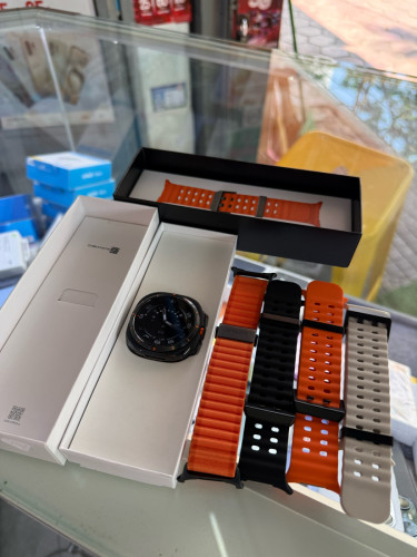 Galaxy Watch Ultra 2025 ( Look like new) 99.99%