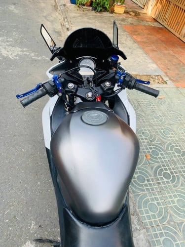 HONDA CBR (1180$)2013 Japan 150cc