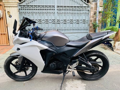 HONDA CBR (1180$)2013 Japan 150cc
