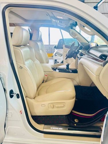 Lexus 2016 LX570Full option (អារ៉ាប់)