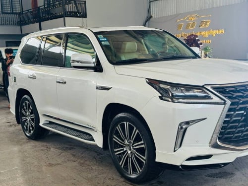 Lexus 2016 LX570Full option (អារ៉ាប់)