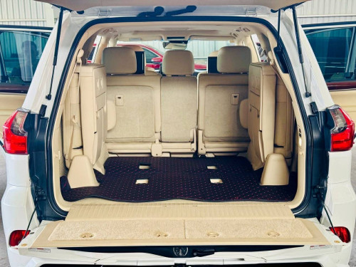 Lexus 2016 LX570Full option (អារ៉ាប់)