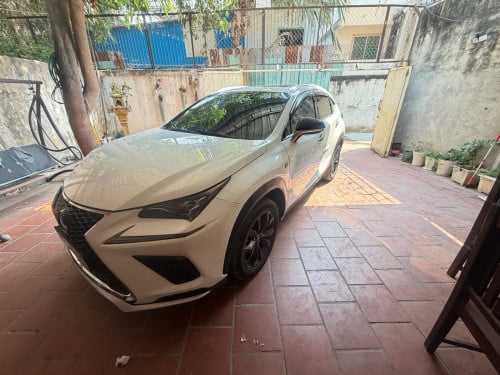 Lexus NX300 2018 F-sport ប៉ុង១​ 3ប៊ុង