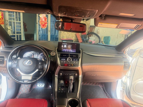 Lexus NX300 2018 F-sport ប៉ុង១​ 3ប៊ុង