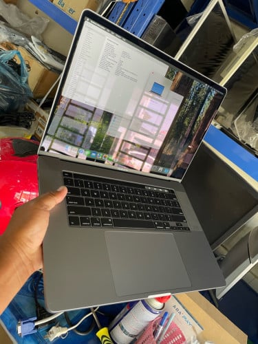 MacBook Pro 2019 3k VGA 8gb ram 16gb ssd 500gb ci7(12cpu)