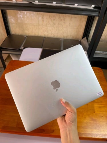 Macbook Proឆ្នាំ2017 Core i7- Ram 16GB