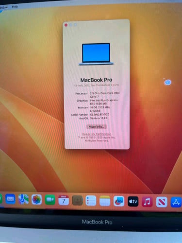 Macbook Proឆ្នាំ2017 Core i7- Ram 16GB