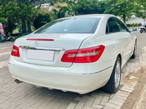 Mercedes Benz E 2012 ស្ព័រ