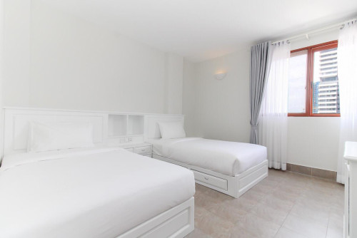 Service Apartment 2 Bedrooms For Rent in Beoung Keng Kang1