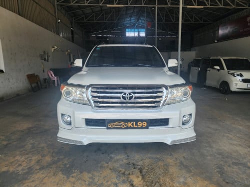 Toyota Landcriser ( Platinium Edition) 2013