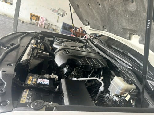 Toyota Landcriser ( Platinium Edition) 2013