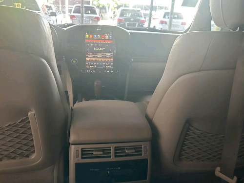 Toyota Landcriser ( Platinium Edition) 2013