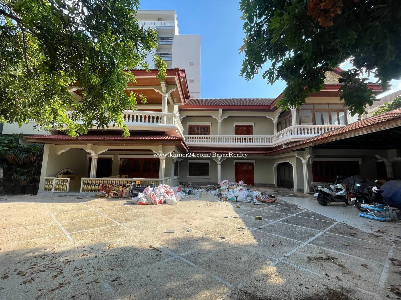 វីឡាសម្រាប់ជួល នៅផ្សារទួលទំពូង | Villa for Rent at Phsar Toul Tumpoung