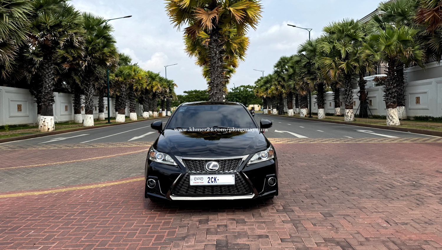 2013 Lexus CT 200h F Sport for rent