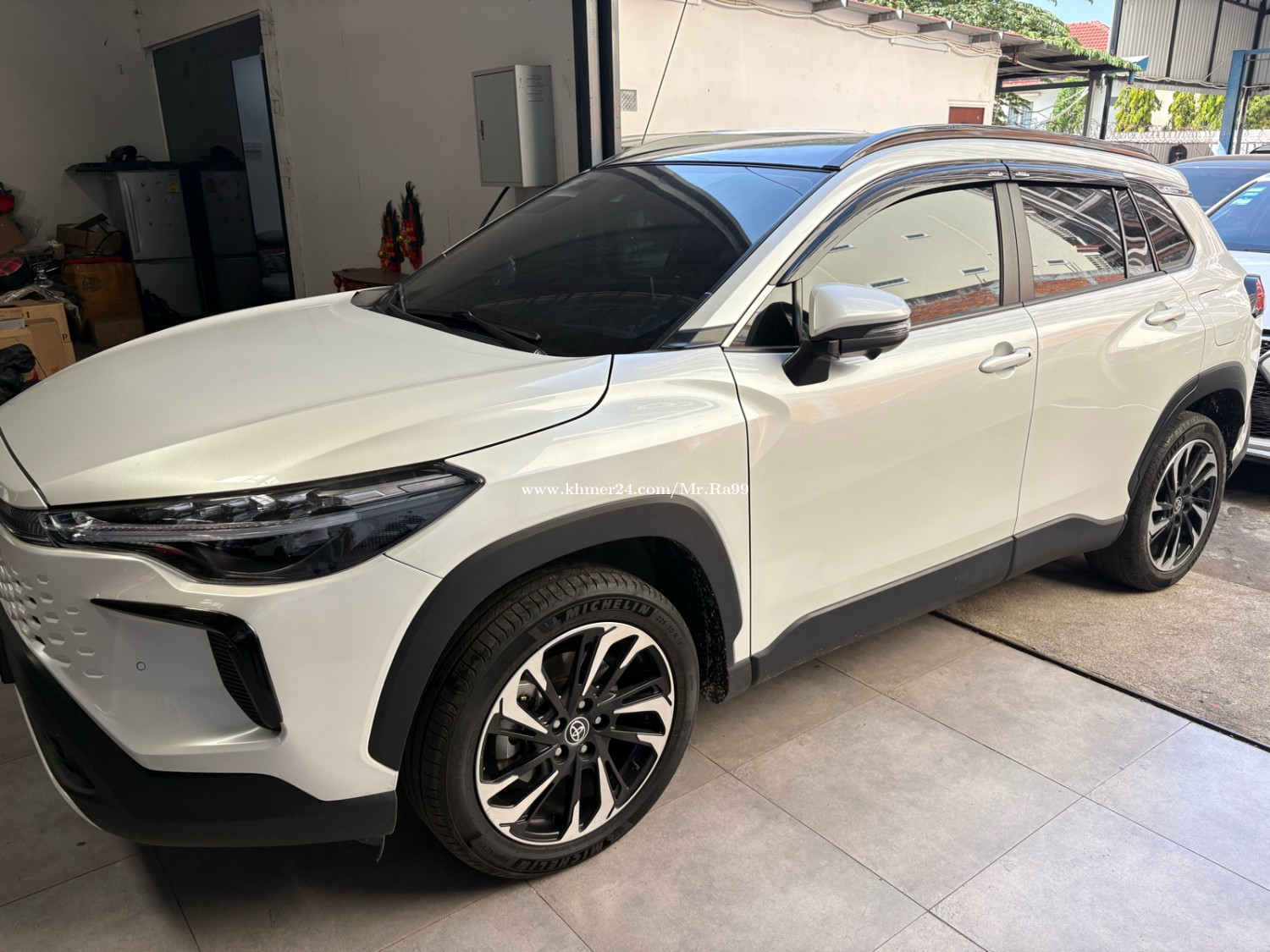 Corolla Cross Full 2024 ថ្នាំ ស៊ីន មួយ ជុំ price $38000.00 in Phnom ...