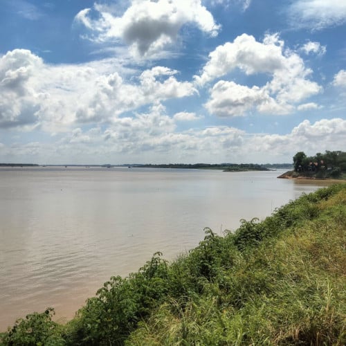 ដីសម្រាប់លក់ជាប់ទន្លេមេគង្គទេសភាពស្អាត់ខ្យល់អាកាសបរិសុទ្ធ