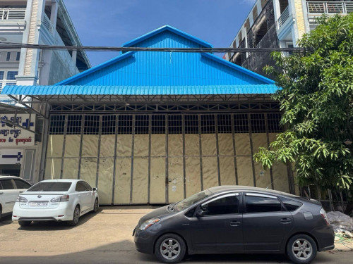 ឃ្លាំងសម្រាប់ជួលនៅ ចំកាដូង ផ្លូវ15m