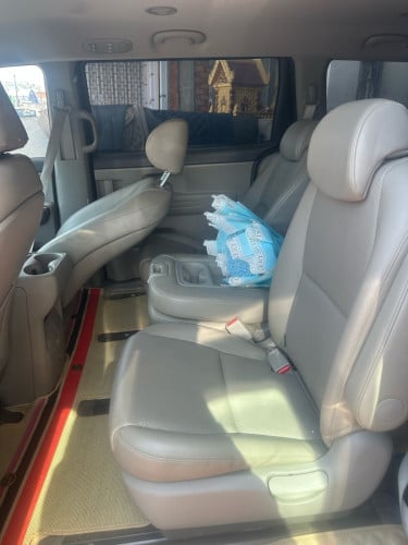 KIA CARNIVAL ឆ្នាំ2016 ឡានថ្មីស្អាត 18500$ចចារ