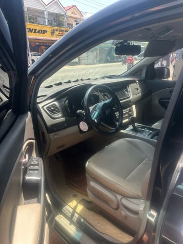KIA CARNIVAL ឆ្នាំ2016 ឡានថ្មីស្អាត 18500$ចចារ