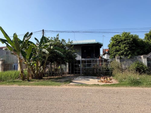 ដីលក់អរិយក្សត្រជាប់ផ្លូវ380 11m x 70m