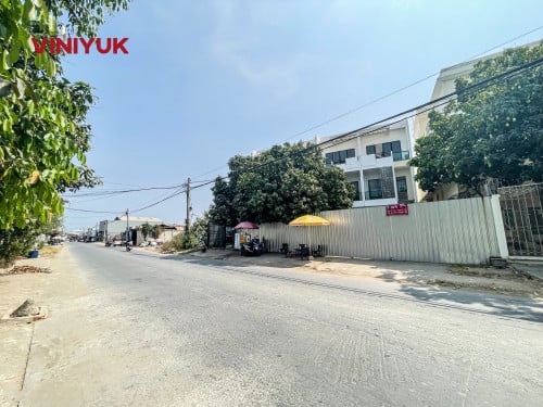 ផ្ទះអាជីវកម្ម5ល្វែង សម្រាប់លក់ !!
