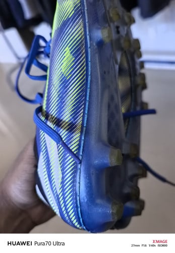ស្បែកជើងបាល់ទាត់ Adidas Nemeziz 19.1