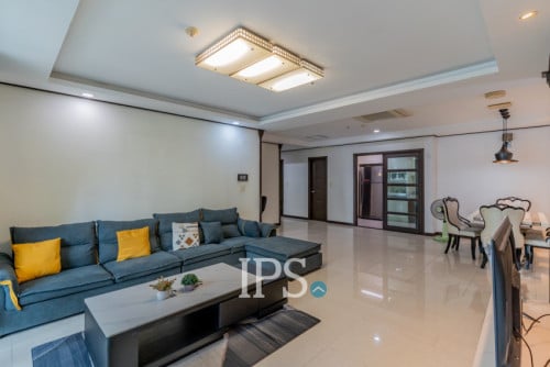 ❗️#URGENTSALE ❗️Premium 3-Bedroom Condo✨🍃-📍De Castle Royal, BKK1, Phnom Penh