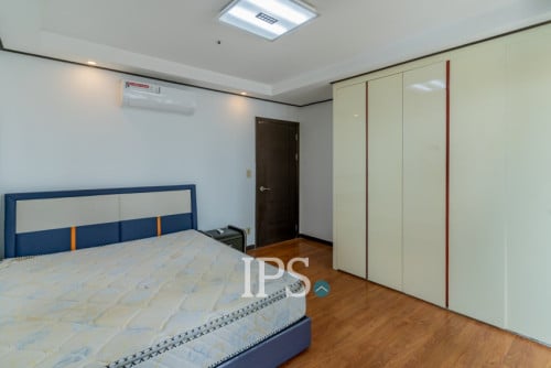 ❗️#URGENTSALE ❗️Premium 3-Bedroom Condo✨🍃-📍De Castle Royal, BKK1, Phnom Penh