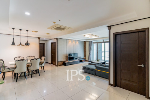 ❗️#URGENTSALE ❗️Premium 3-Bedroom Condo✨🍃-📍De Castle Royal, BKK1, Phnom Penh