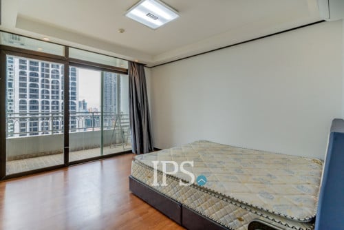 ❗️#URGENTSALE ❗️Premium 3-Bedroom Condo✨🍃-📍De Castle Royal, BKK1, Phnom Penh
