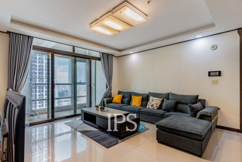 ❗️#URGENTSALE ❗️Premium 3-Bedroom Condo✨🍃-📍De Castle Royal, BKK1, Phnom Penh